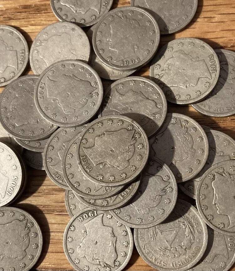 (LOT OF 40)  LIBERTY V NICKEL 40 COIN RANDOM ROLL.   FREE SHIPPING!