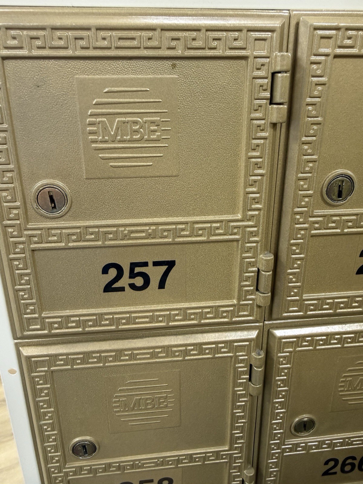 MBE Globe Logo MEDIUM Full-size Mailbox banks w/Key(s)