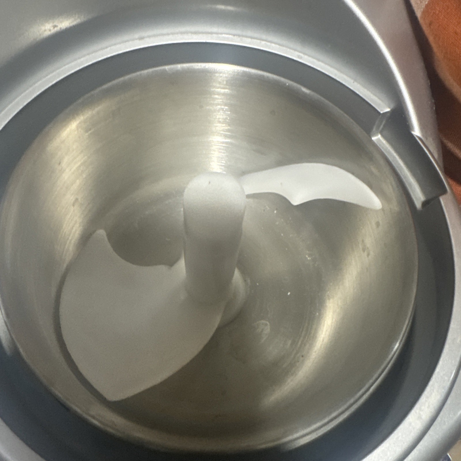 DeLonghi GM6000 Ice Cream Gelato Maker Self-Refrigerating Compressor