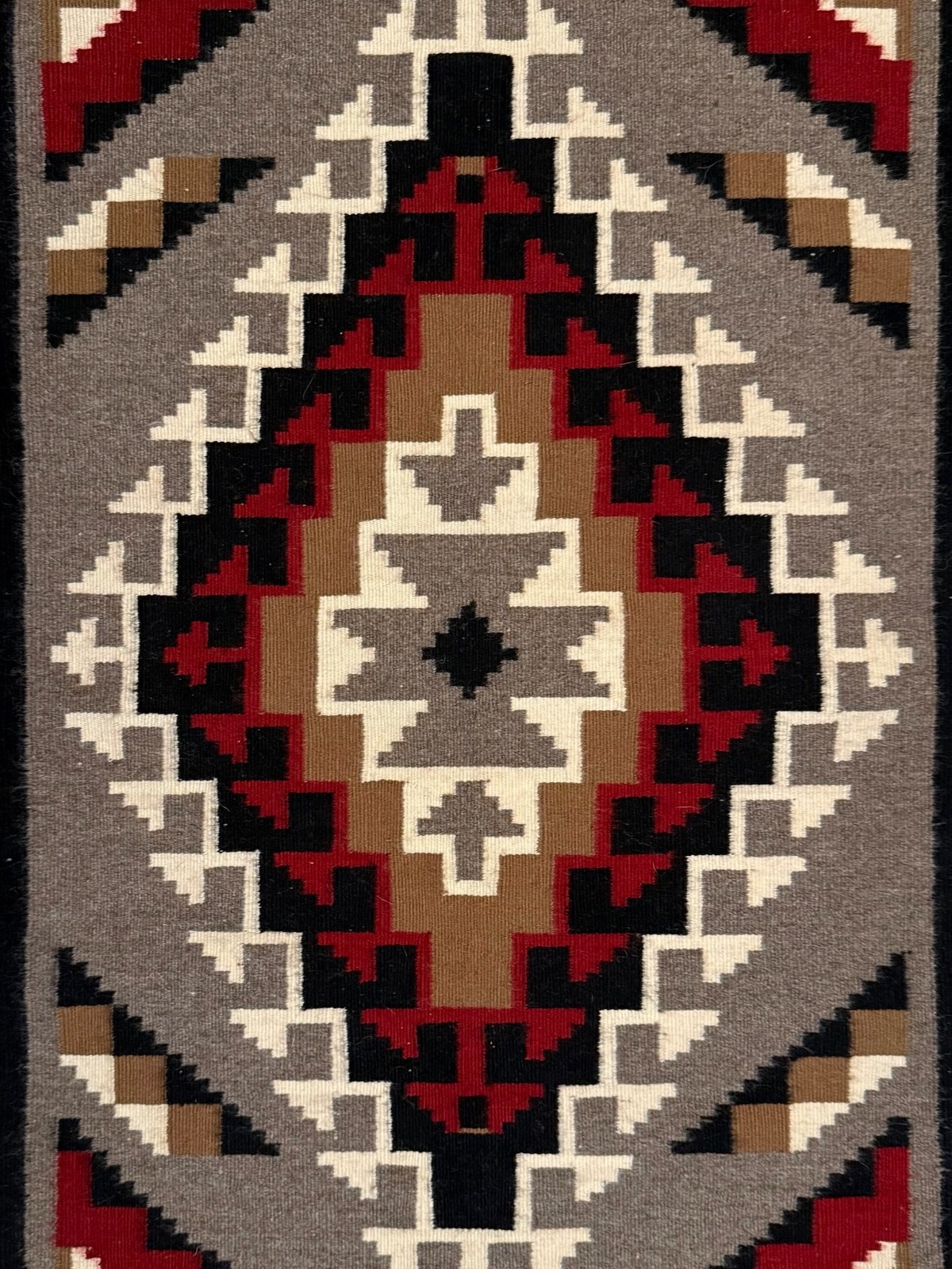 OUTSTANDING NAVAJO GANADO RUG / TAPESTRY,2-TONE(OLIVE-TAN) BACKGROUND, MINT, NR!