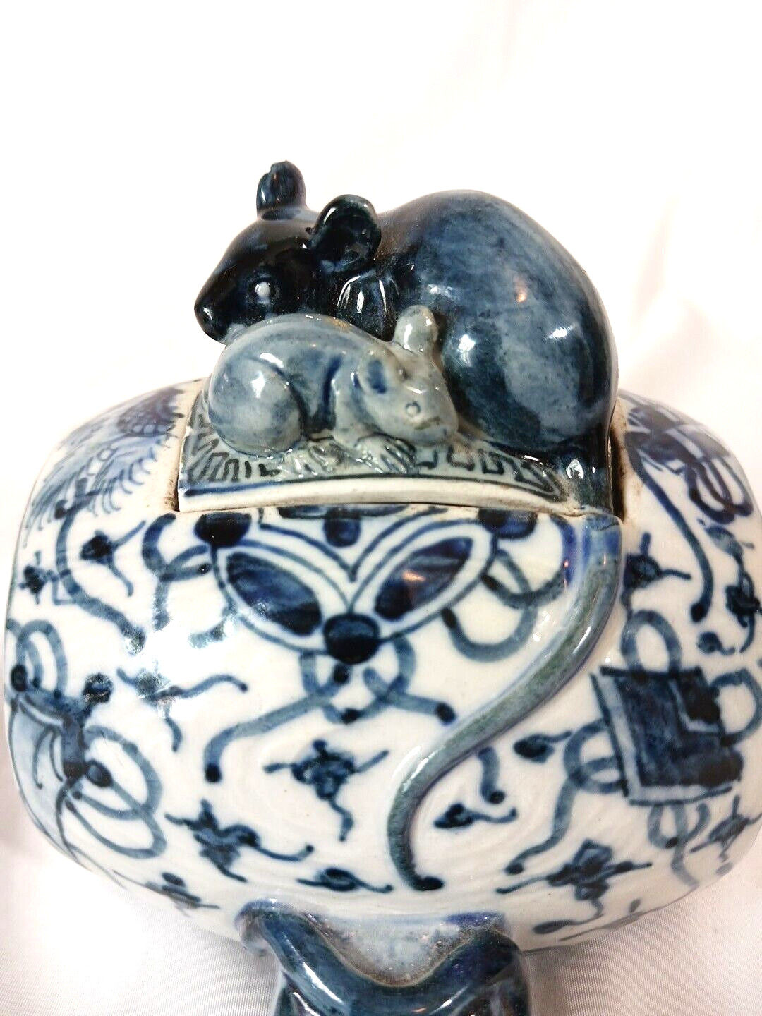 Antique Chinese Blue White Porcelain Mouse Incense Burner Box Signed REPAIR
