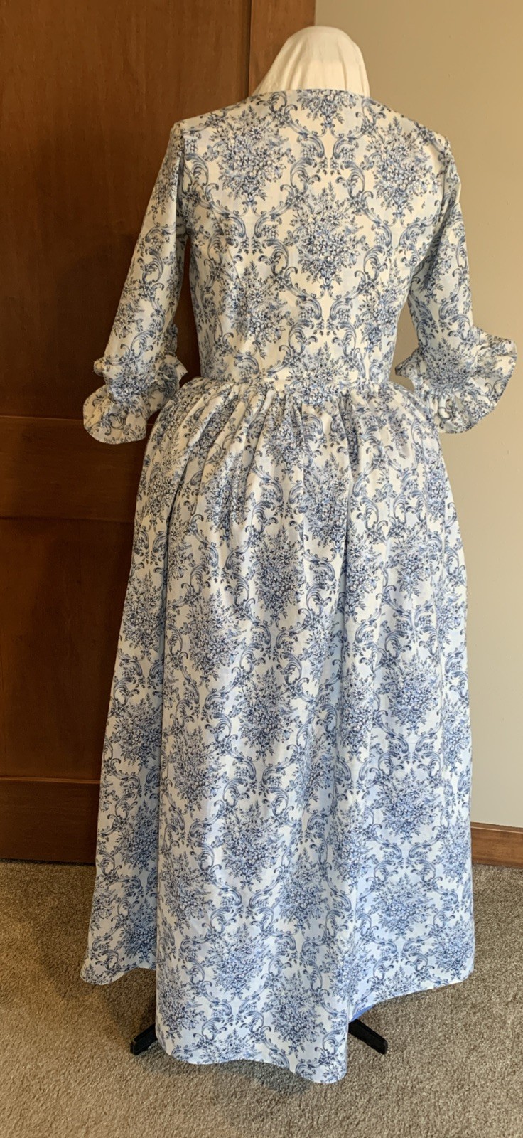 Outlander, Colonial, Light Cotton Print Polonaise Over Dress Gown. Medium, NWOT