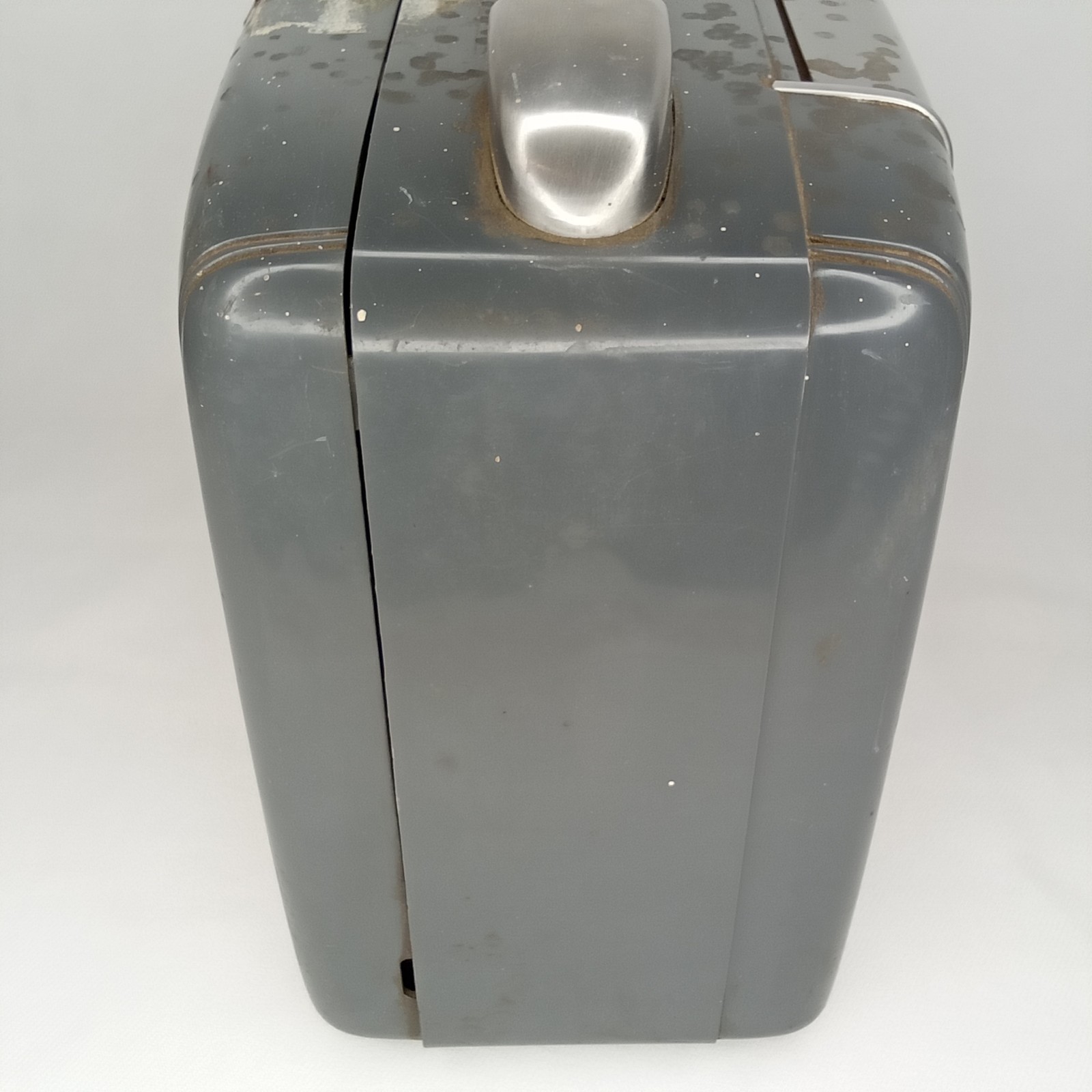 WWII Era Bakelite Portable AM Radio Zenith Tip-Top Holiday Gray 1940s