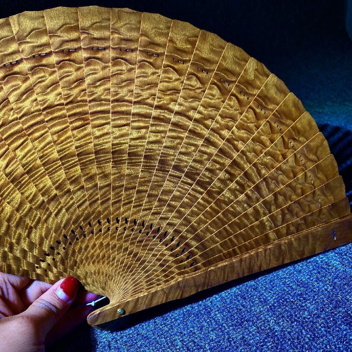 Golden Nanmu Fan Chinese Style Handmade Mini Su Fan Tassel Decor Portable