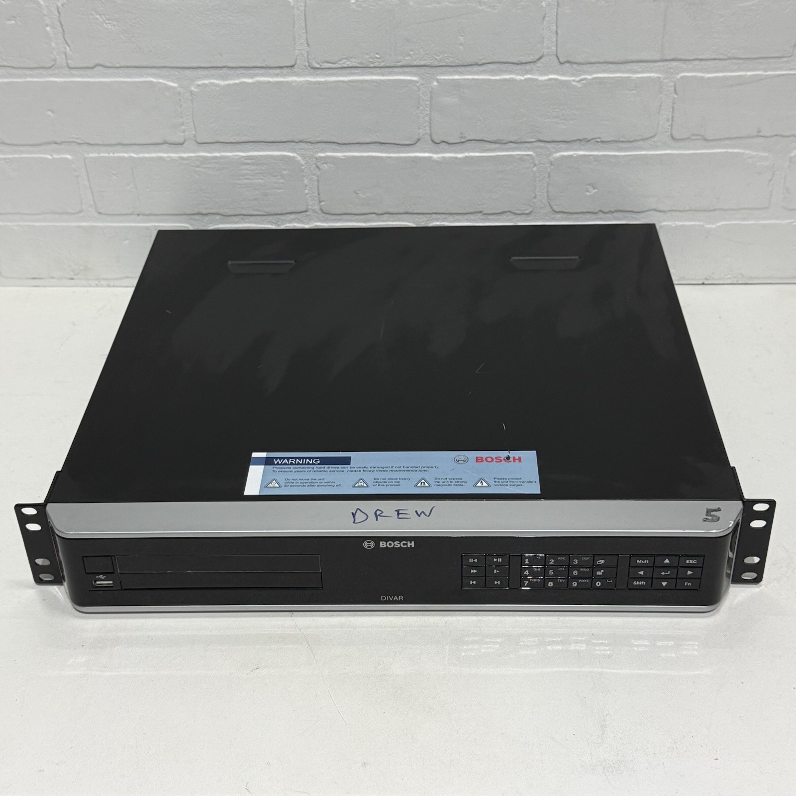 Bosch DIVAR 5000 - 16A200 Digital Video Recorder  16-Channel DVR