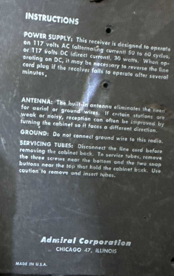 Working Retro Admiral Model 5T32 AM Tube Tabletop Radio Brown Bakelite