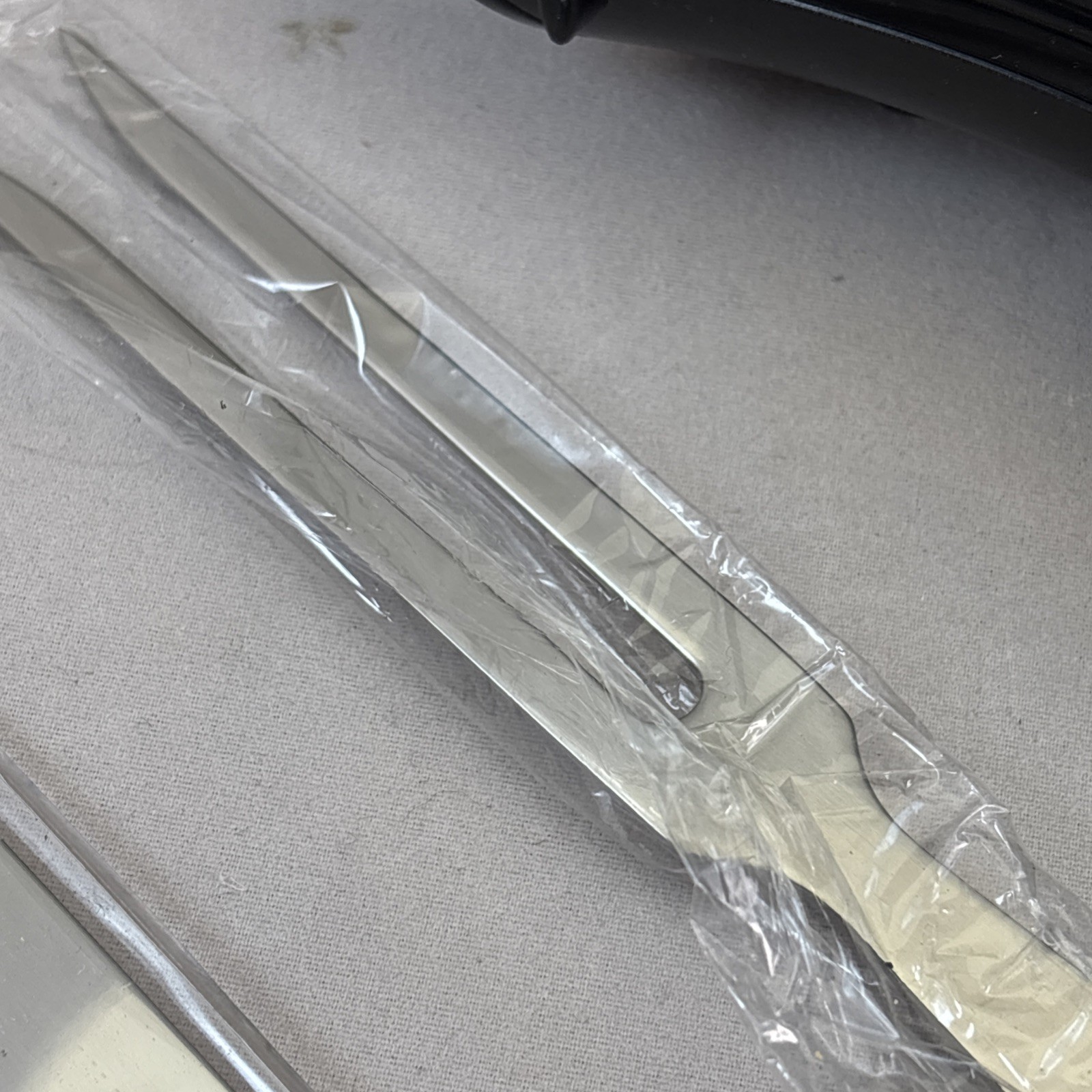 Electric Knife With Blades & Carving Fork w/Carry Case Food Network (FNKNB1000)