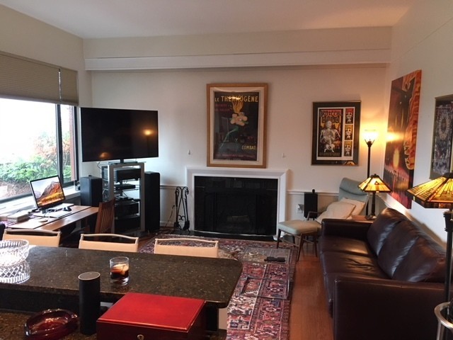 Gorgeous VTI Manufacturing 6-Shelf Glass & Silver-framed Audio Rack Stand - USED