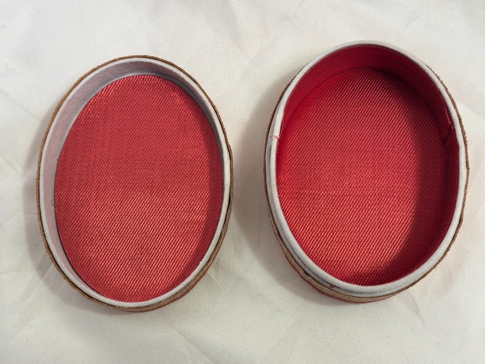 JAPANESE ASIAN CHINESE SILK GREEN WALLET SIGNED OVAL BOX PAINTING GEISHA WOMAN