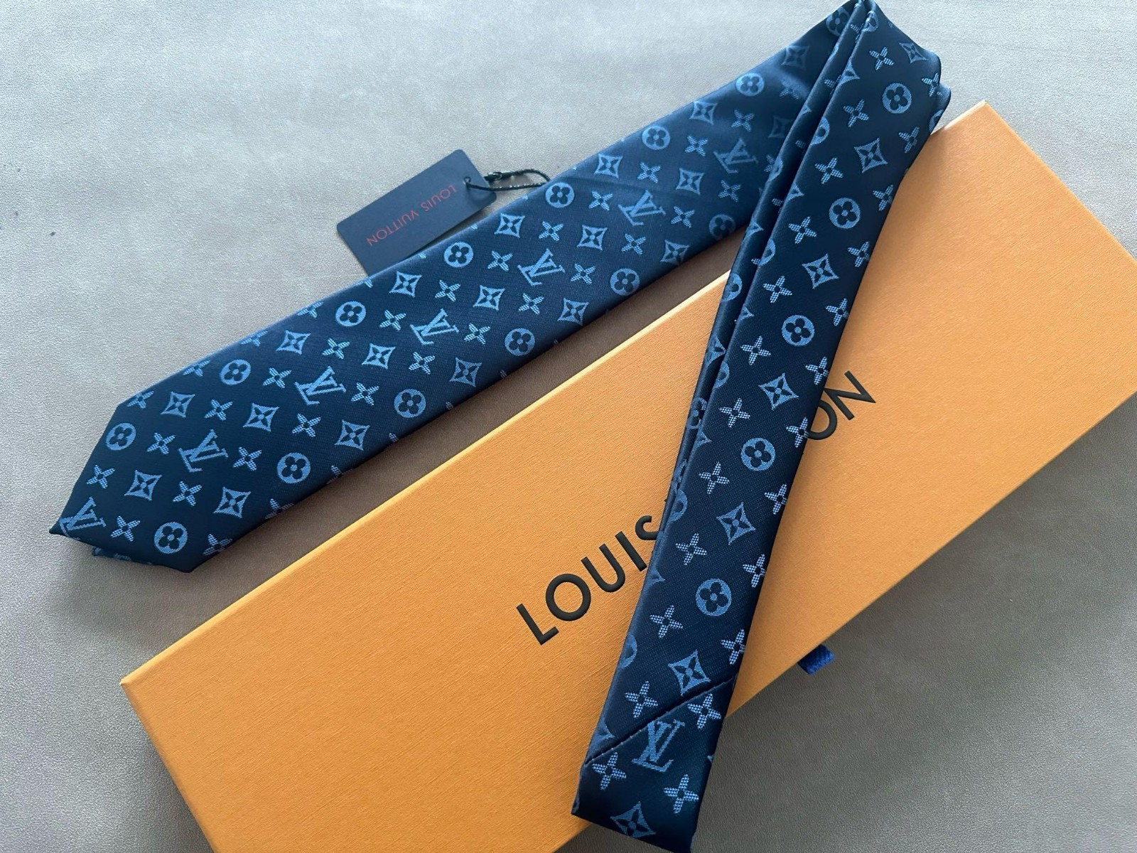 Louis Vuitton Classic Monogram Men's Tie Silk 2.75" The Widest