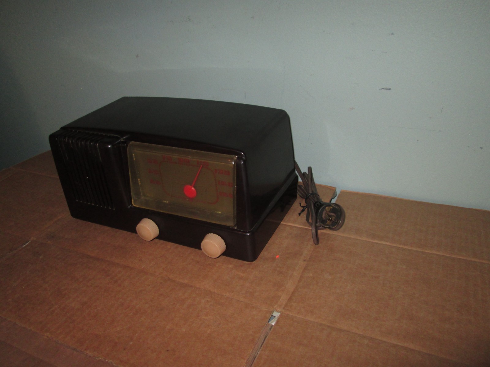 1950 General Electric GE Model 400 AM 5 Tube Radio Vintage