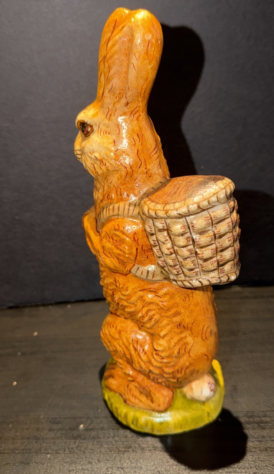 Beautiful Vintage 1990 Vaillancourt Folk Art Standing Rabbit w Basket #322
