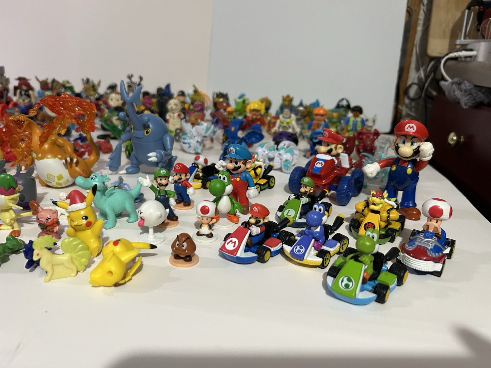 Random Mixed Lot Of Various Ítems Small,Medium Toys & Figures 171 Pieces