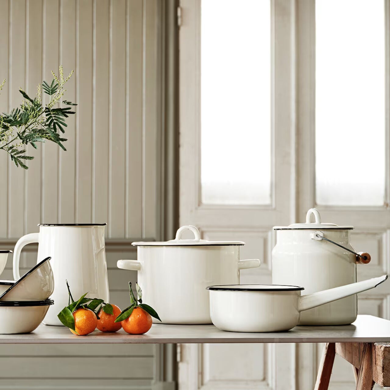 Novomoskovsk White Enamel Milk Can Rustic Vintage Style Pail 3.5 qt Бидон