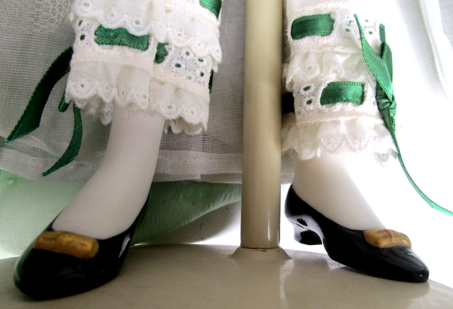 1967 MGM Gone With The Wind Scarlett O'Hara Porcelain Doll 18" W/Stand & Hat