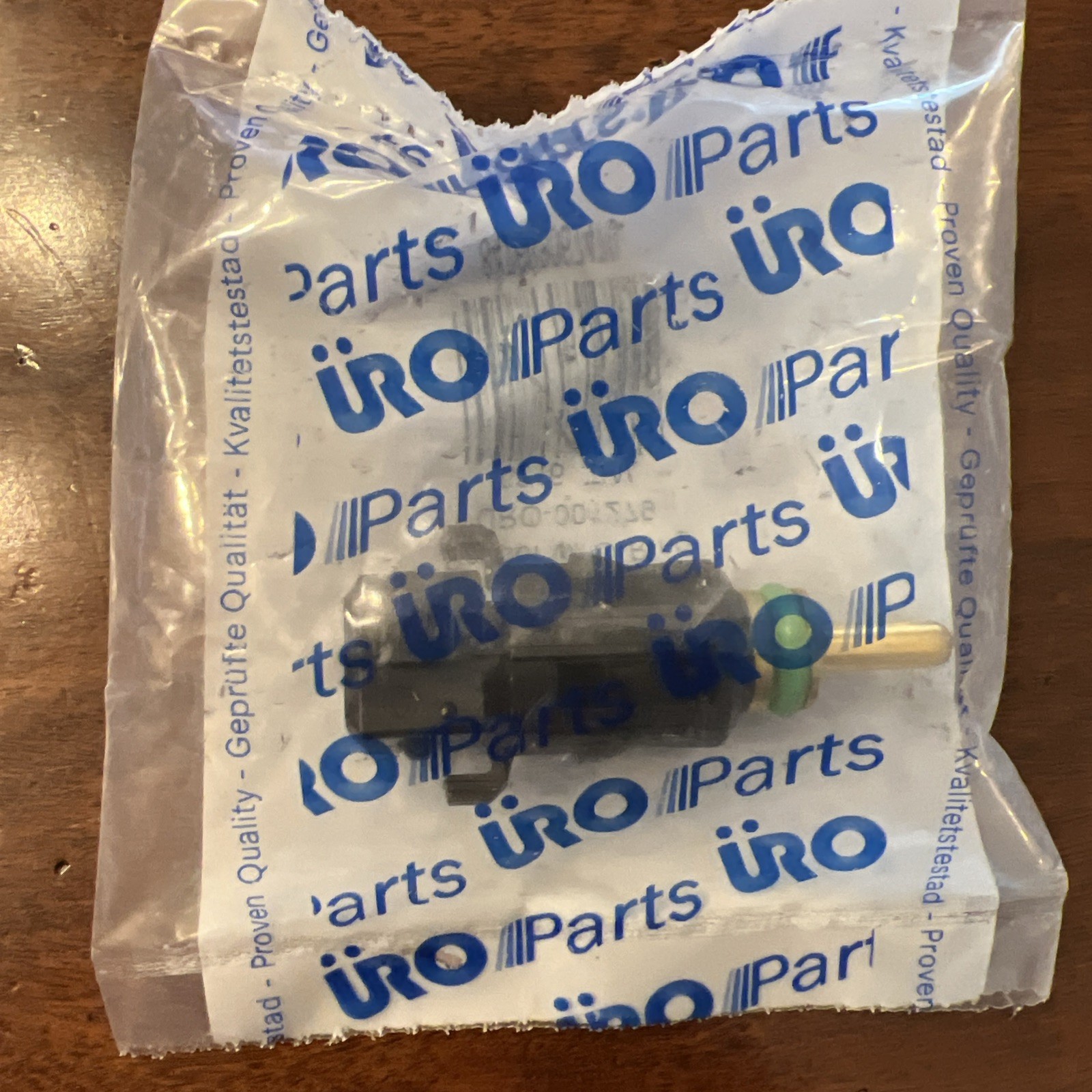 URO Parts BMW 13621433077 Coolant Temperature Sensor w/O-Ring