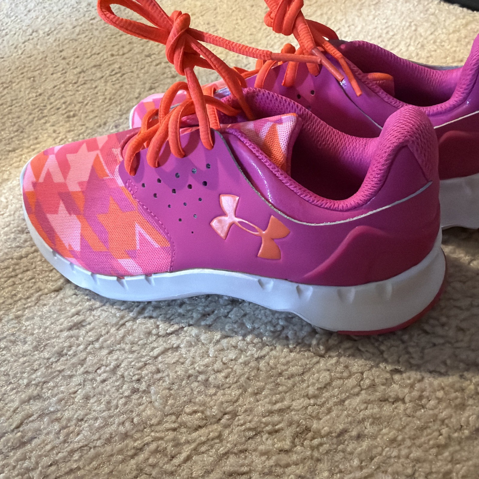 UNDER ARMOUR Walking/running shoes FOR Girl SIZE 3Y
