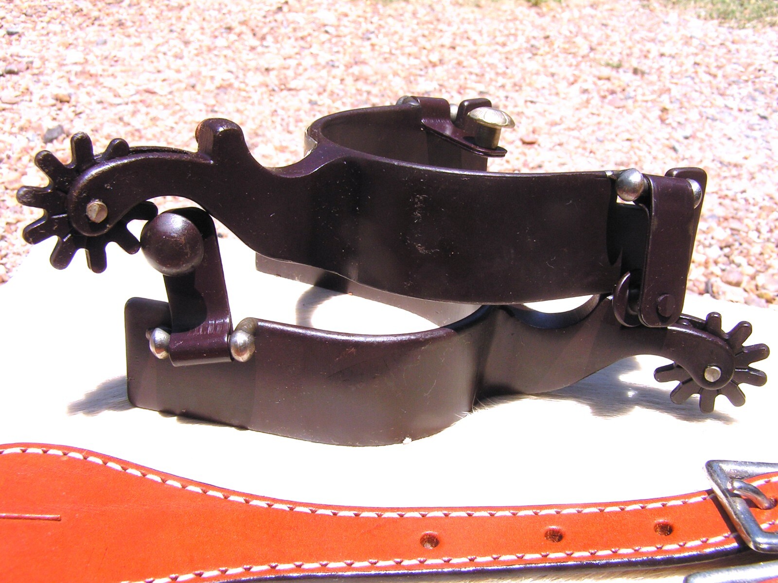 Men's show spurs WITH leather straps