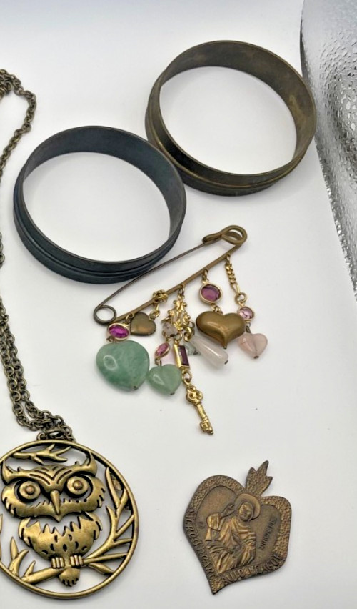 Vintage Brass Wearable Jewelry Lot 17 Pc Mixed Metals Brass tone Copper tone 1lb