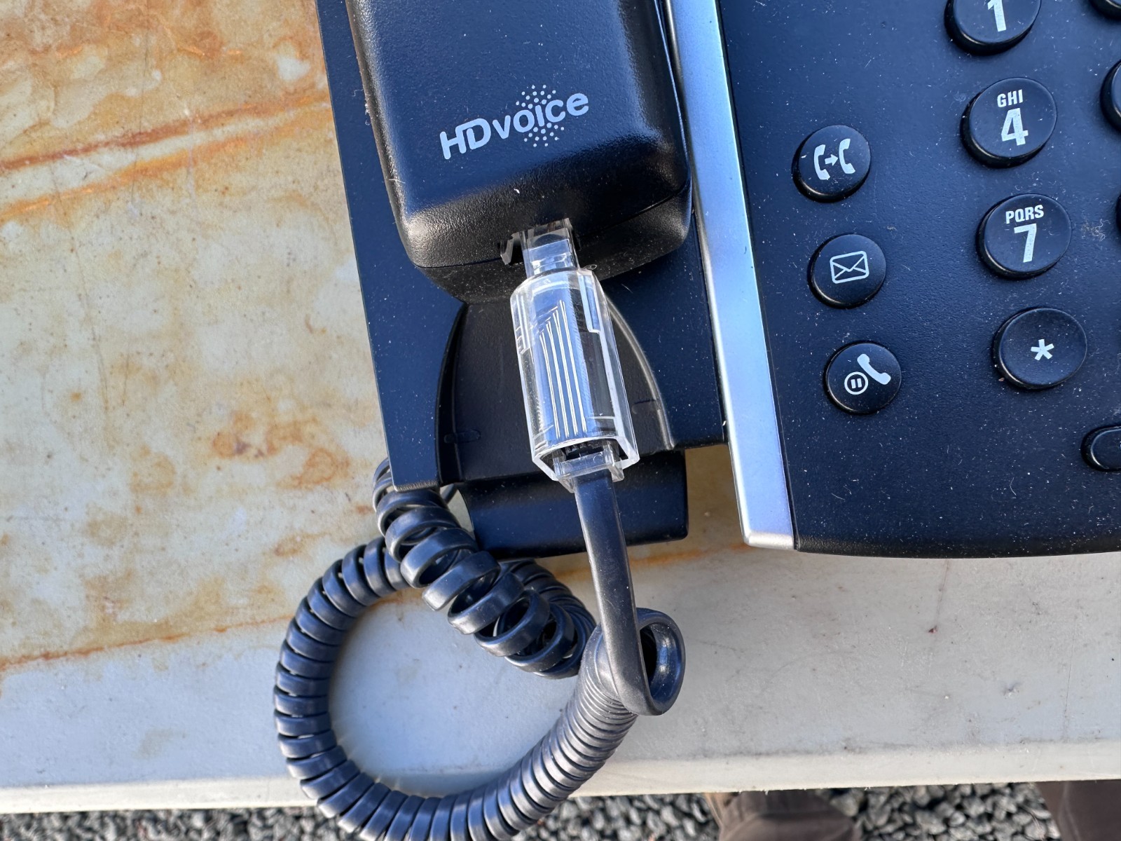 Polycom VVX410 Gigabit IP Phone w/Power supply, anti-twist handset connector