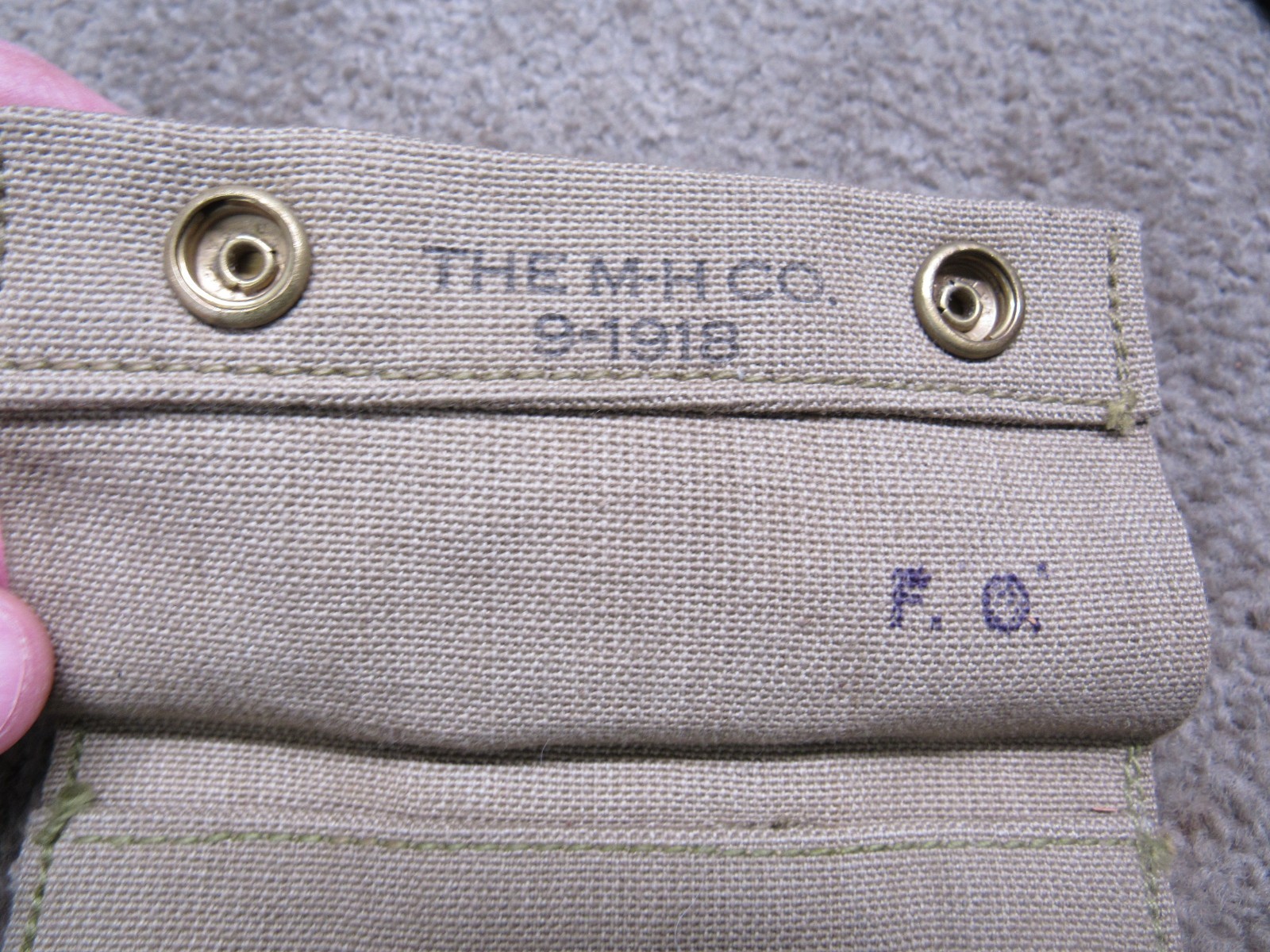 US WW1 First Aid Pouch M1910 Mfg By THE M-H CO. 9/1918 Dated 2 Snap Khaki
