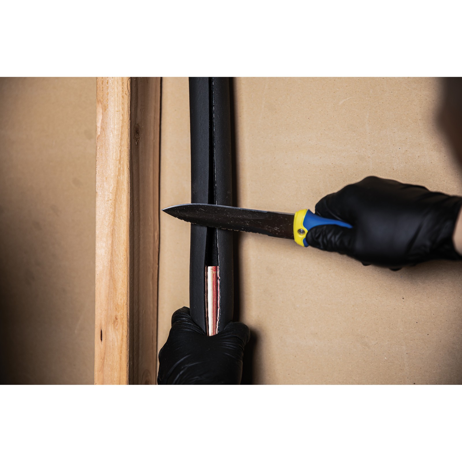 Estwing 5.5 in. Fixed Blade Double-Edged Multi-Purpose Serrated Duct Knife 42454