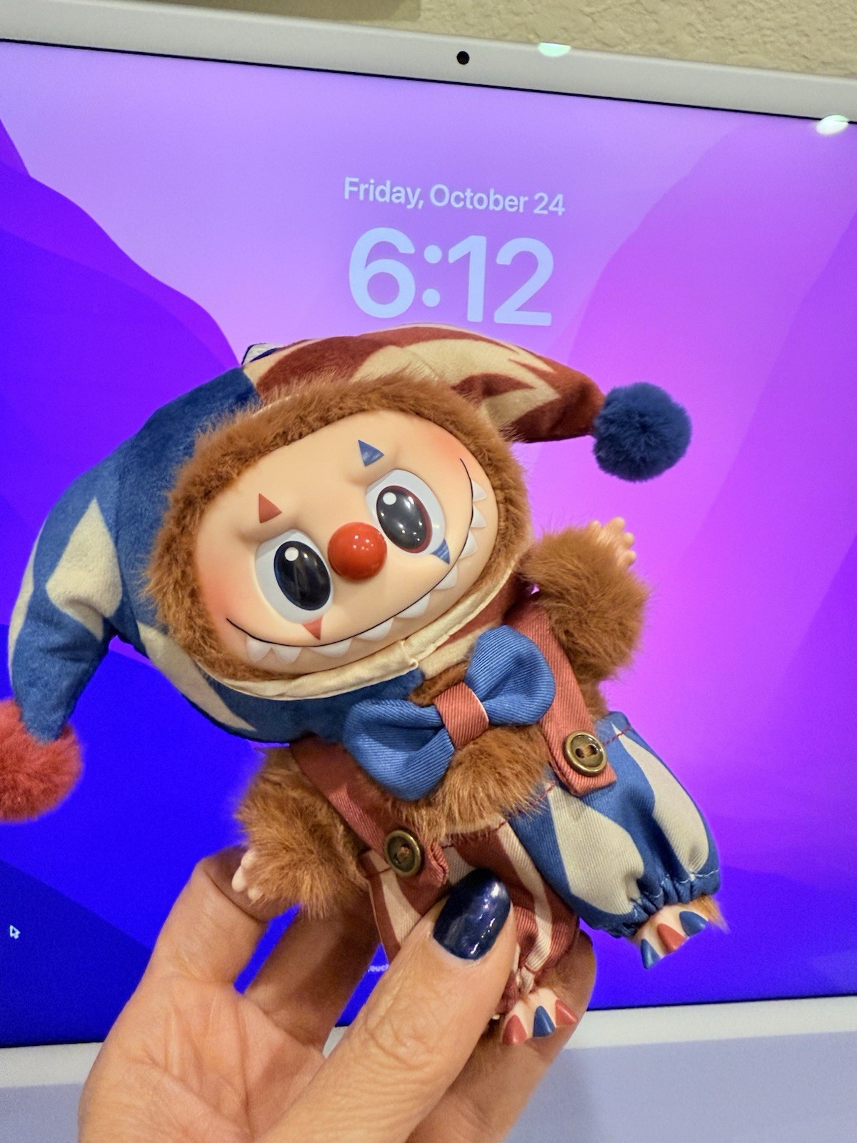 Pop Mart, Why So Serious Series Vinyl Plush Pendant (JUGGLING CLOWN)