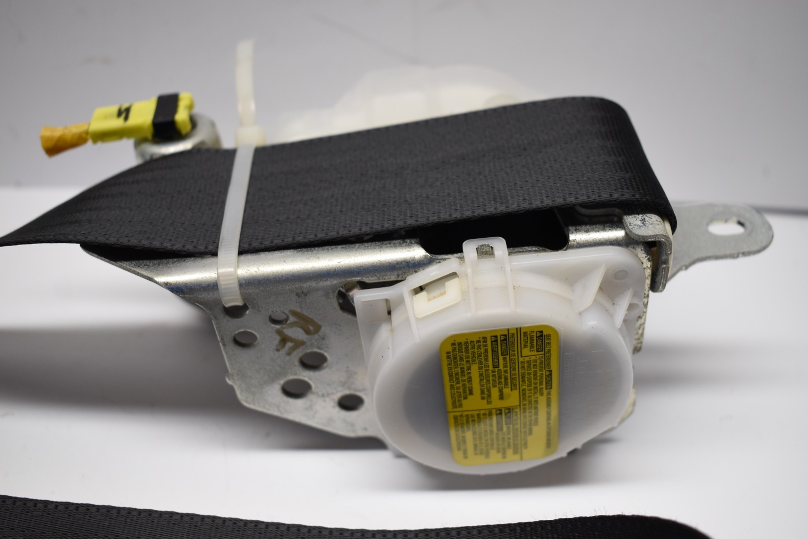 2009-2013 TOYOTA TUNDRA PASSENGER FRONT SEAT BELT RETRACTOR BLACK OEM CREW DBL