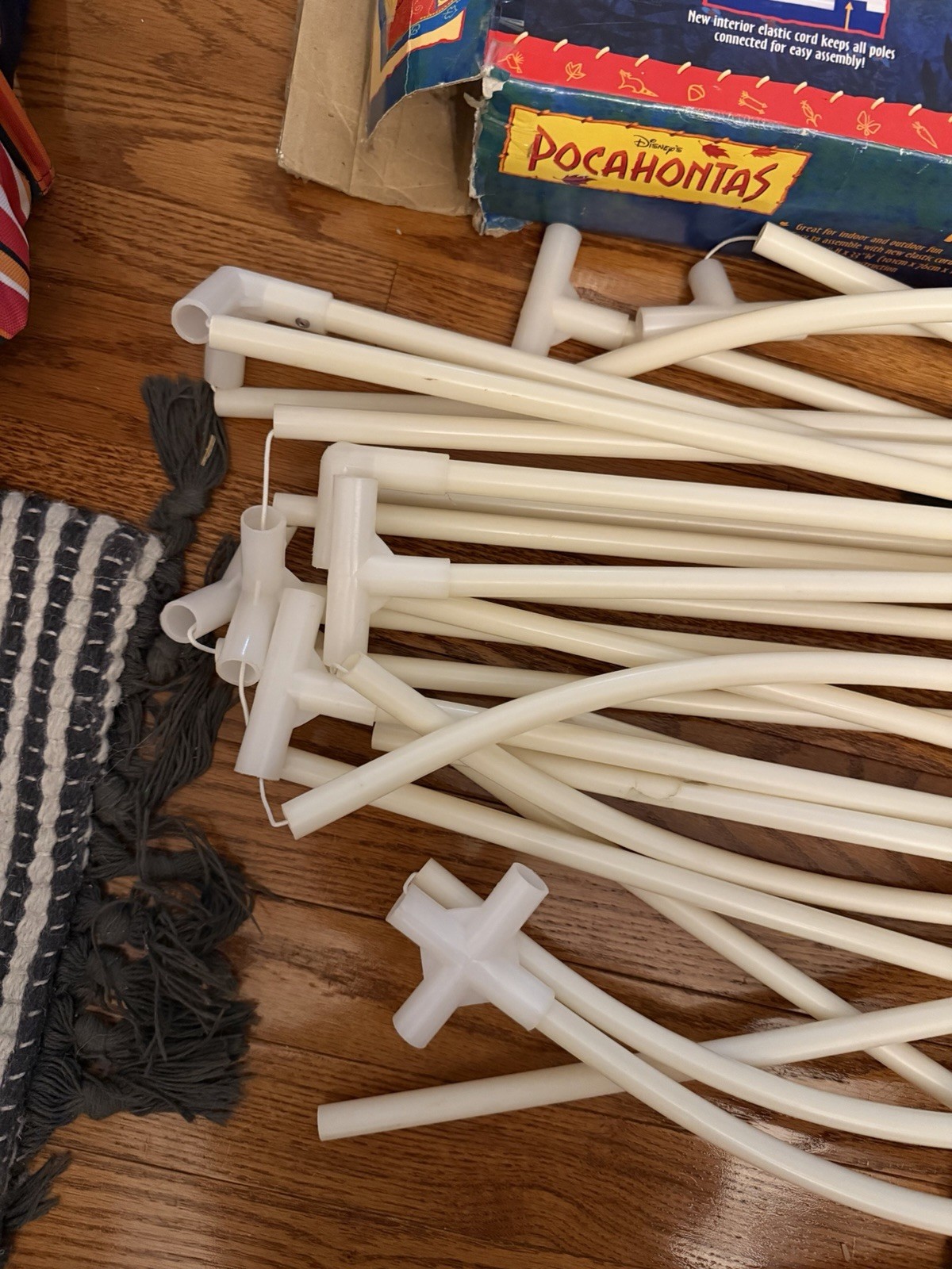 RARE Vtg Disney Pocahontas Vinyl Slumber Kids Play House Camp Tent 40x30x44 Used