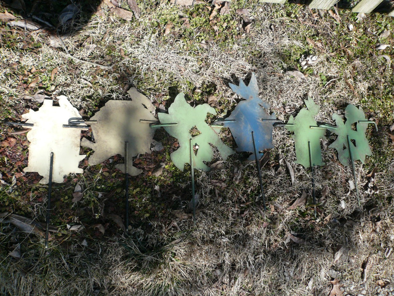 Mid Century Vintage Birds & Houses Metal Garden Border Stakes