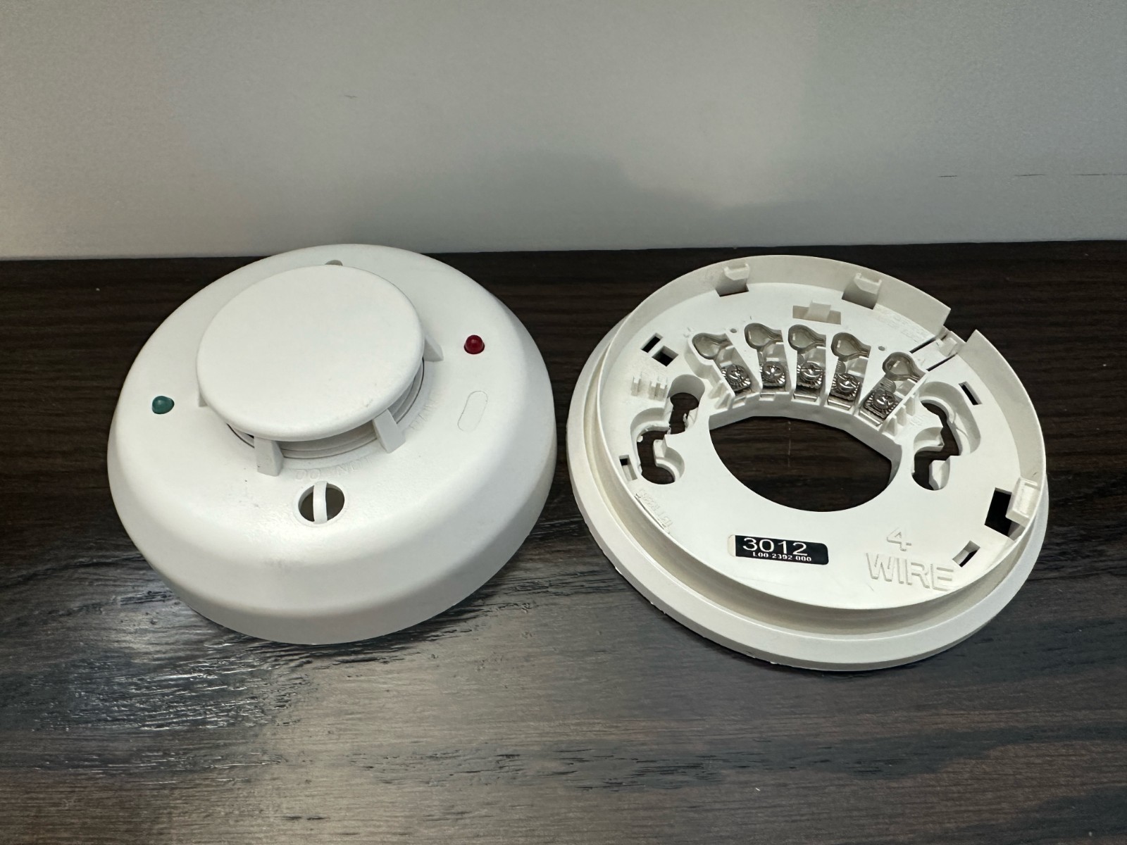 System Sensor 4WTA-B 4 Wire Plug-In Photoelectric with Base FREE SHIPPING !!