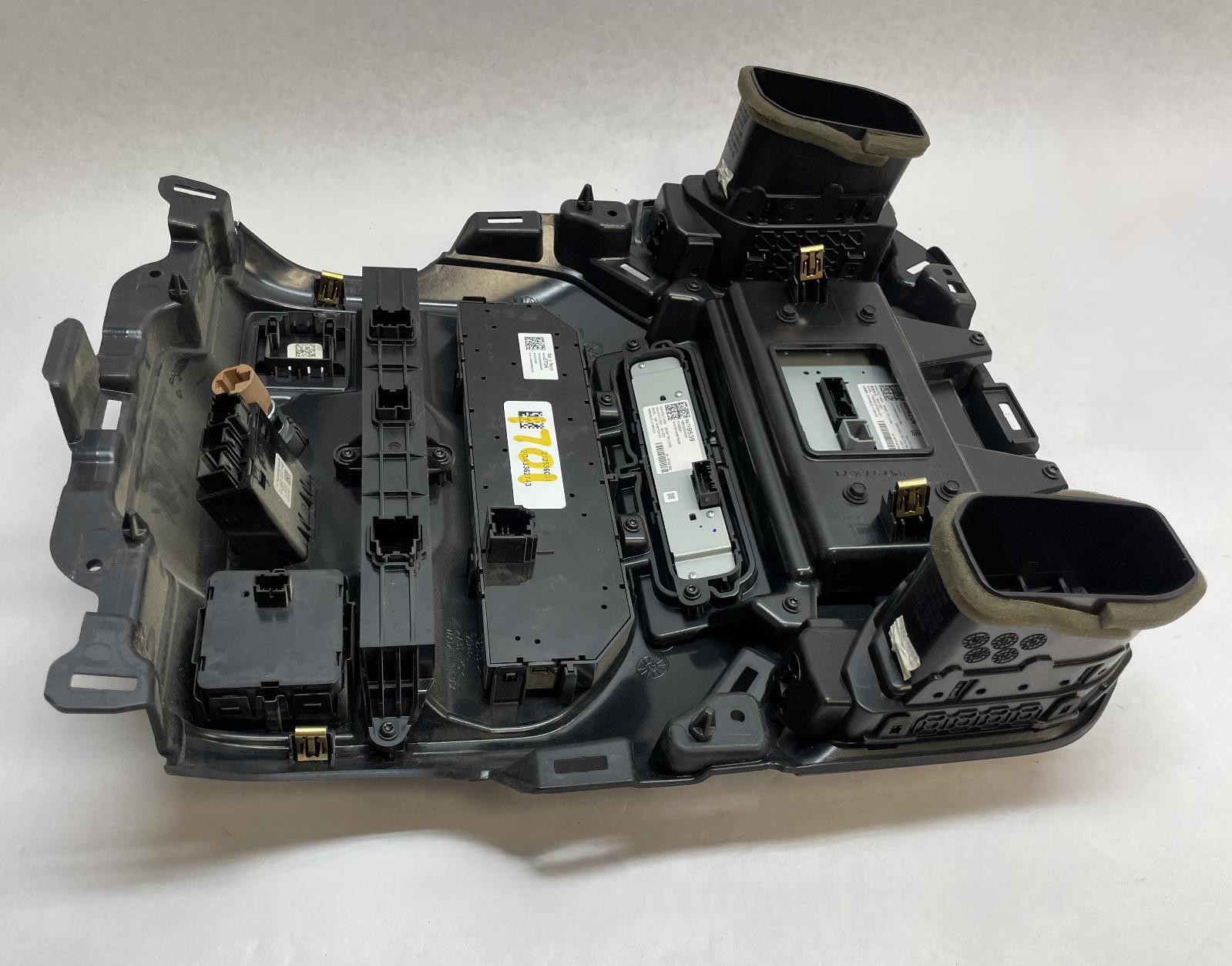 2021 CHEVY SILVERADO 2500 RADIO CONTROL PANEL 8" DISPLAY 84799539 HEAT/AC DASH