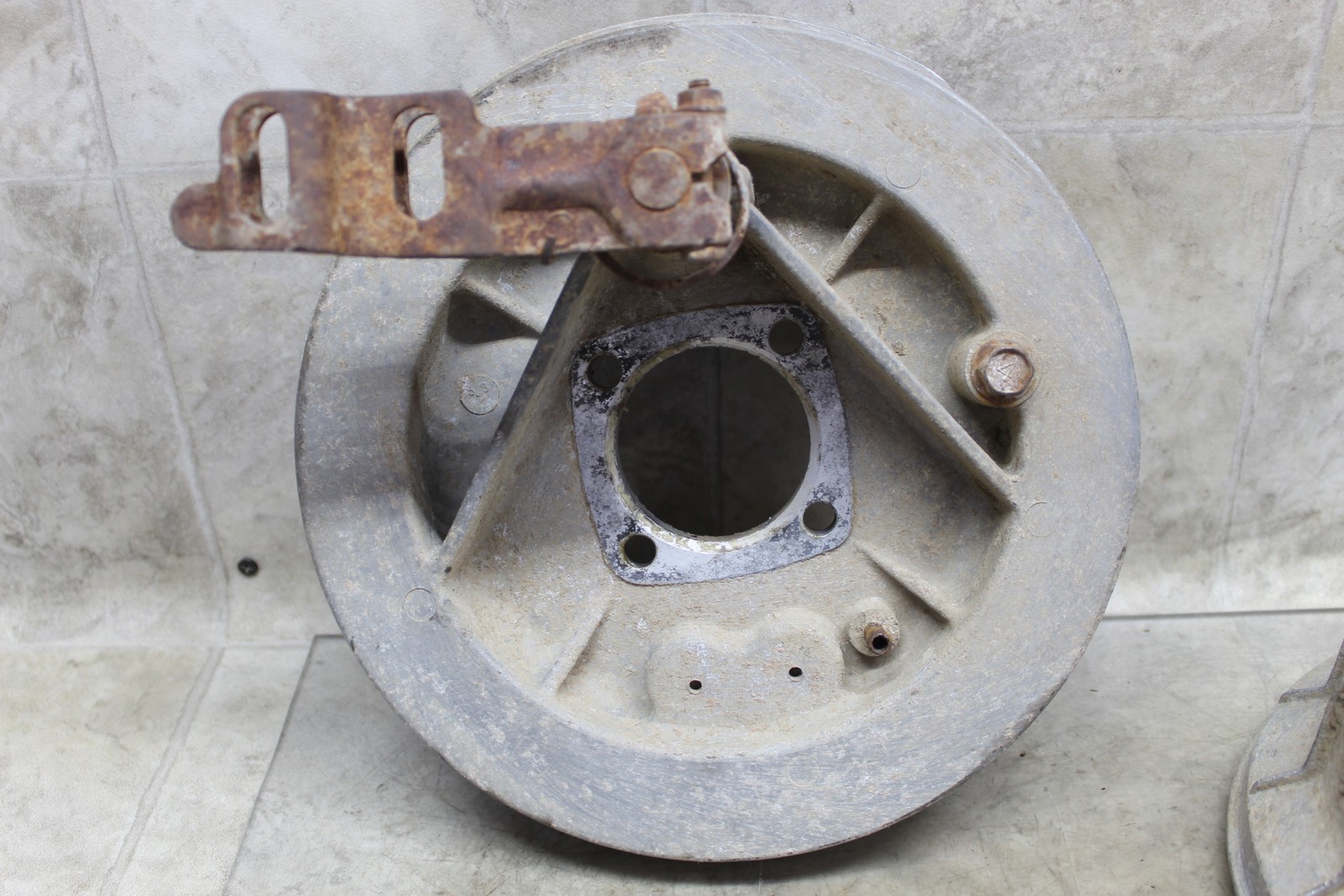 93-04 Kawasaki Bayou 300 4x4 93-99 400 Oem Rear Back Brake Drum Assembly