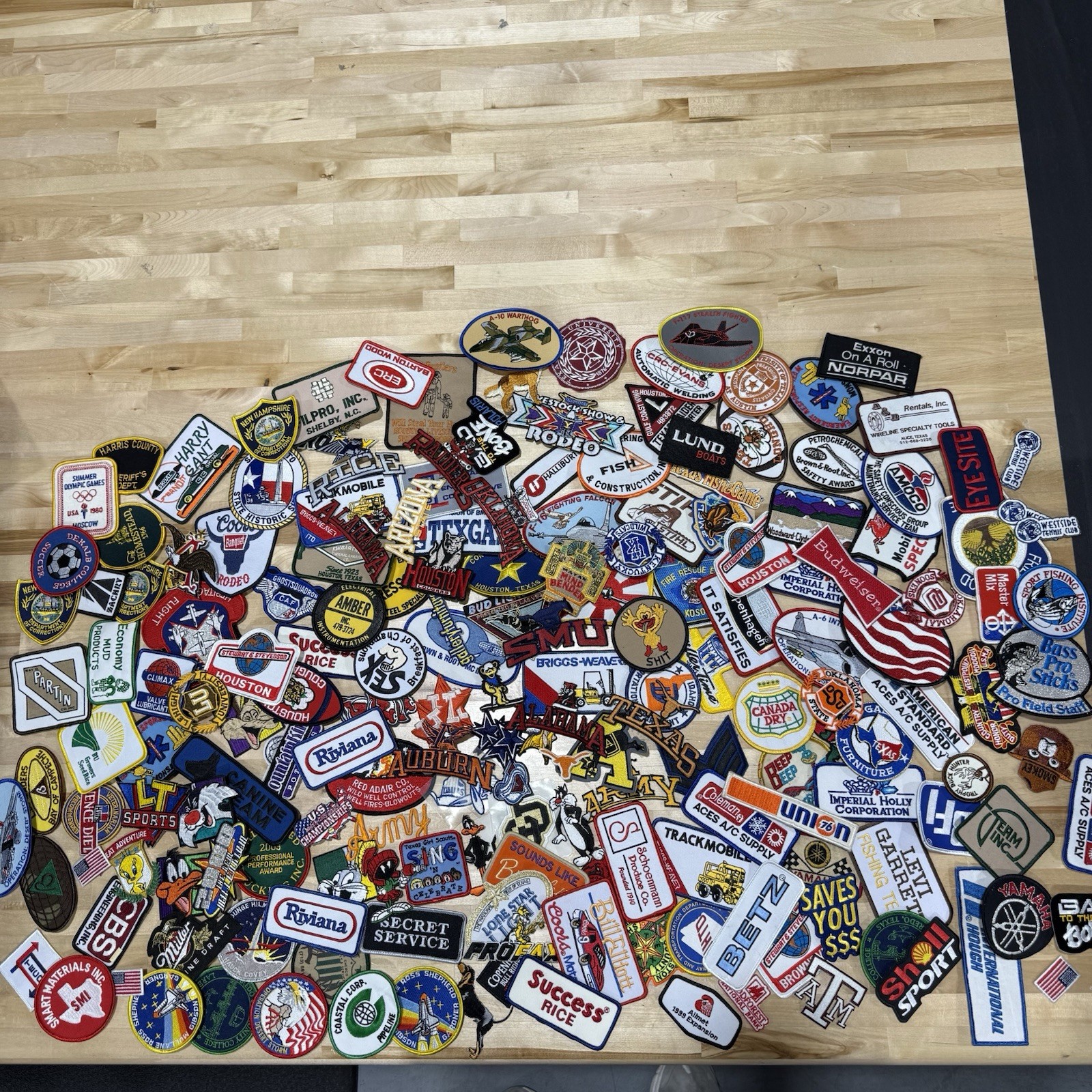 25 lot Random Mix High quality Sew / Iron on Patches Vintage Patches Embroidered