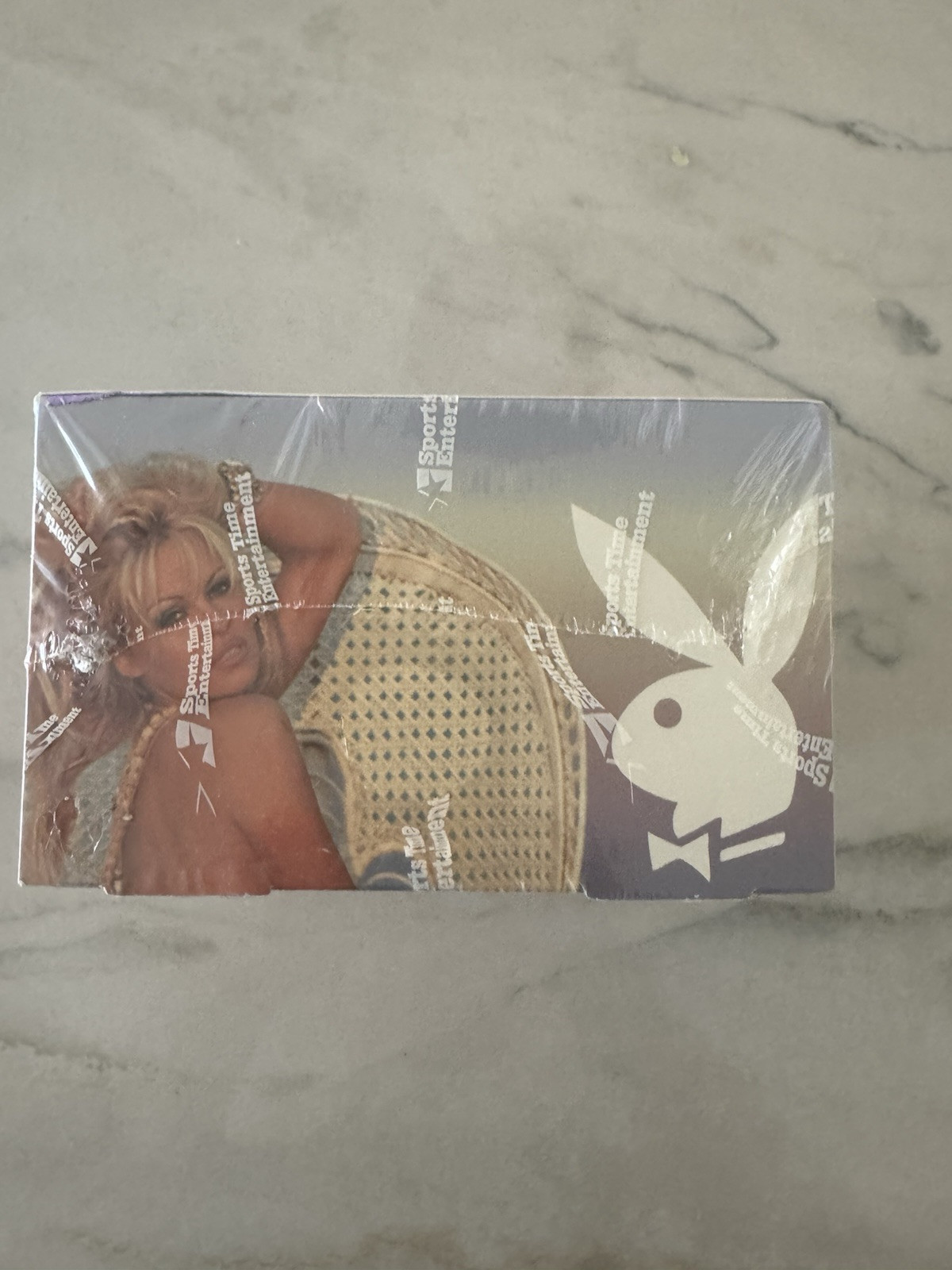 1996 PLAYBOY BEST OF PAMELA ANDERSON Collector Cards / (1) SINGLE SEALED PACK