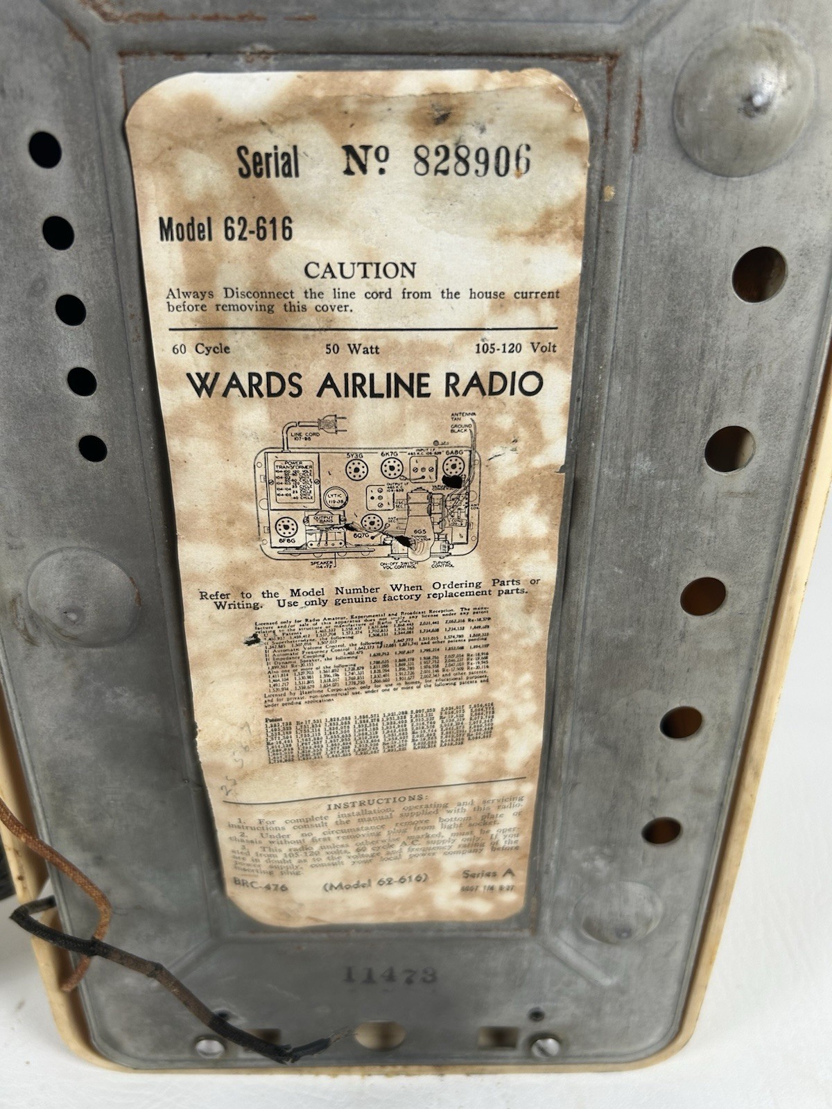 Vintage Wards Airline Radio Model 62-616 Powers On