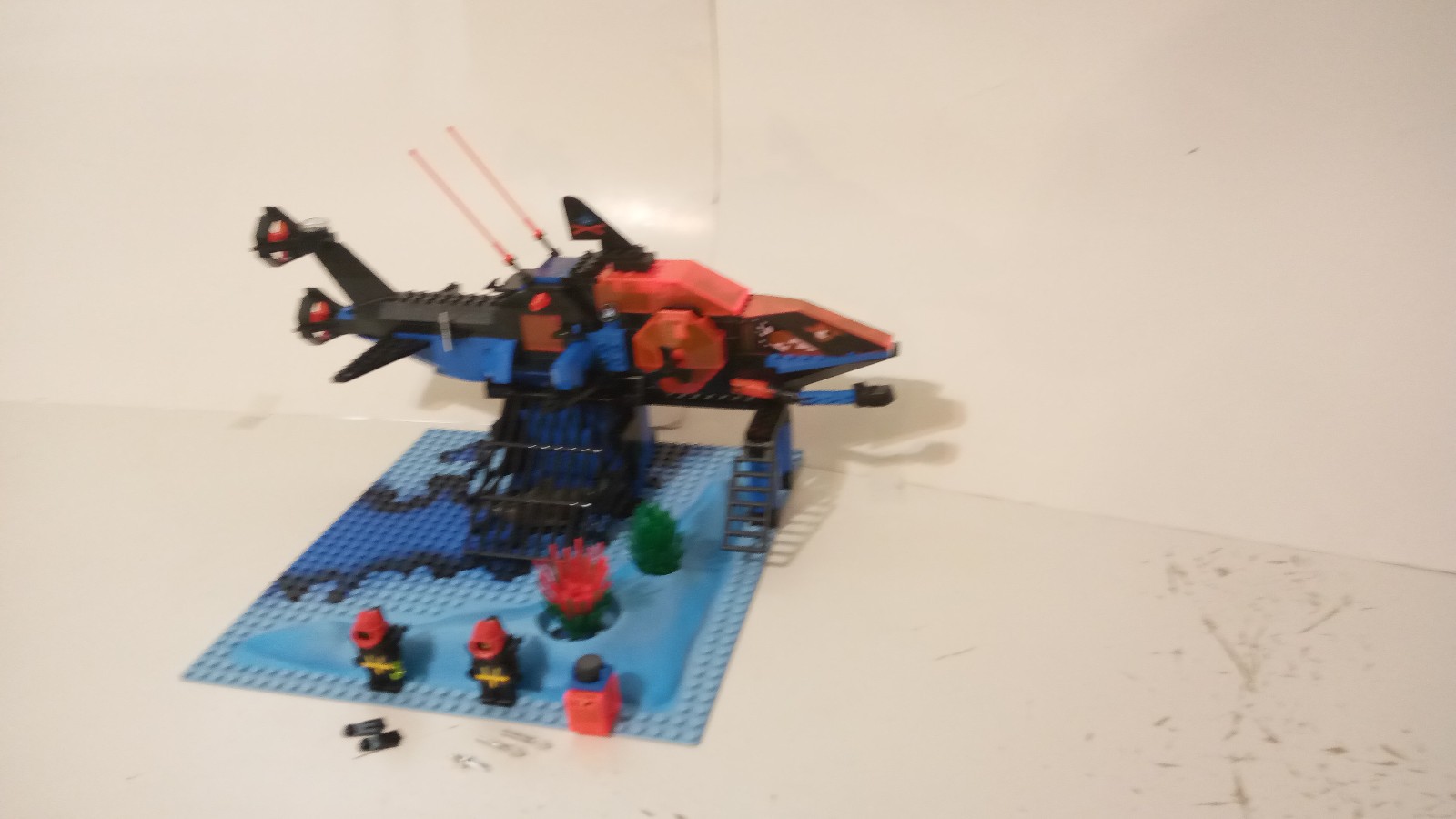 LEGO Aquazone: Shark's Crystal Cave (6190) - no instructions
