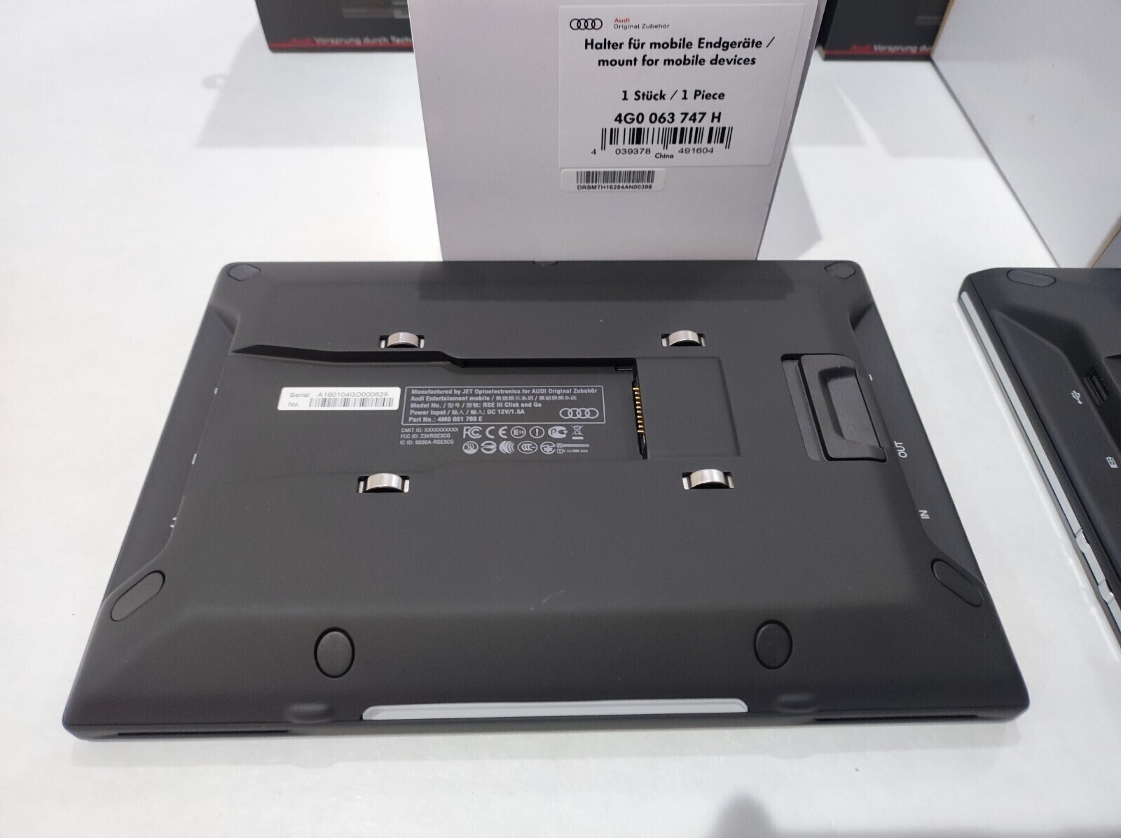 Audi Set of 2 Entertainment Player Android 4 Tablet + Holder PC 4M0051700F