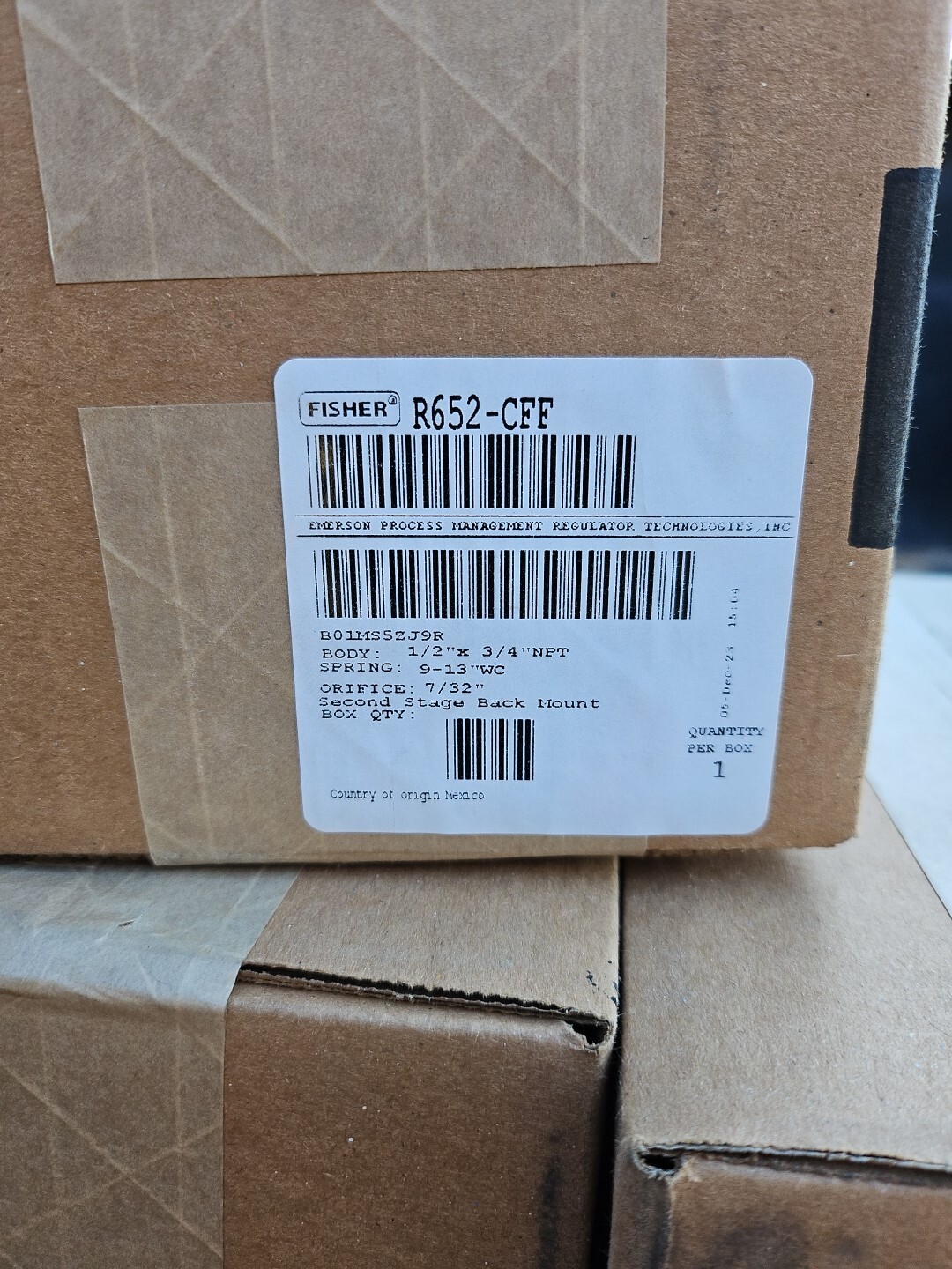 Emerson-Fisher R652-CFF, 2nd Stage LP Reg, Back Mount, 9-13" W.C. 1/2 x 3/4" NPT