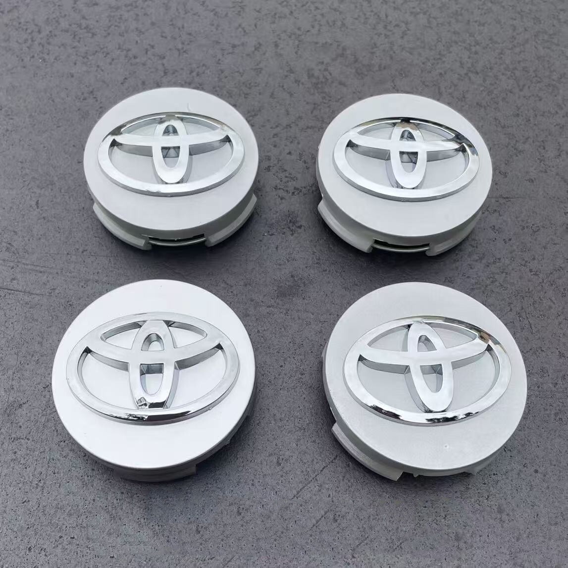 4x TOYOTA WHEEL RIMS CENTER HUB CAP CAPS SILVER BASE CHROME LOGO 62MM CAMRY +MOR