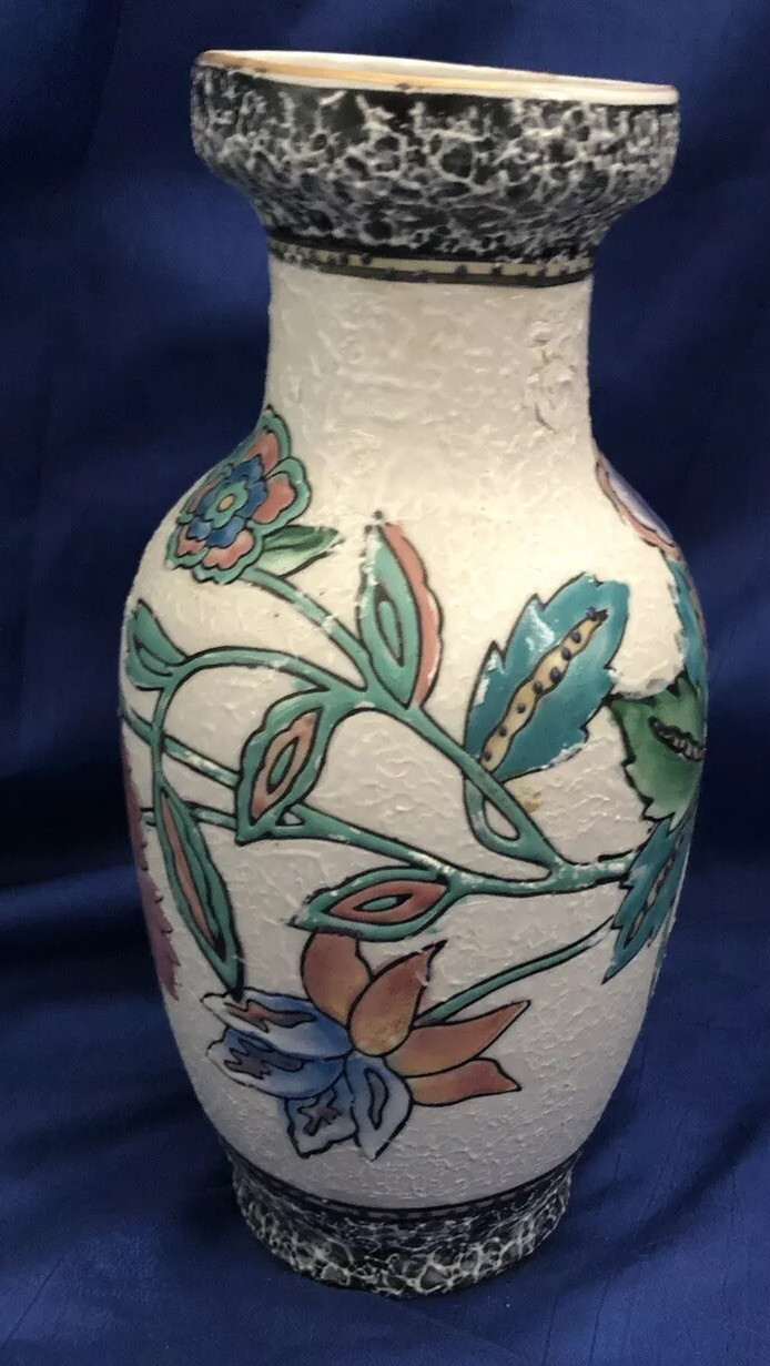 Chinese Porcelain Vase Beautiful Elegant Floral Pattern In Vibrant Colors VTG