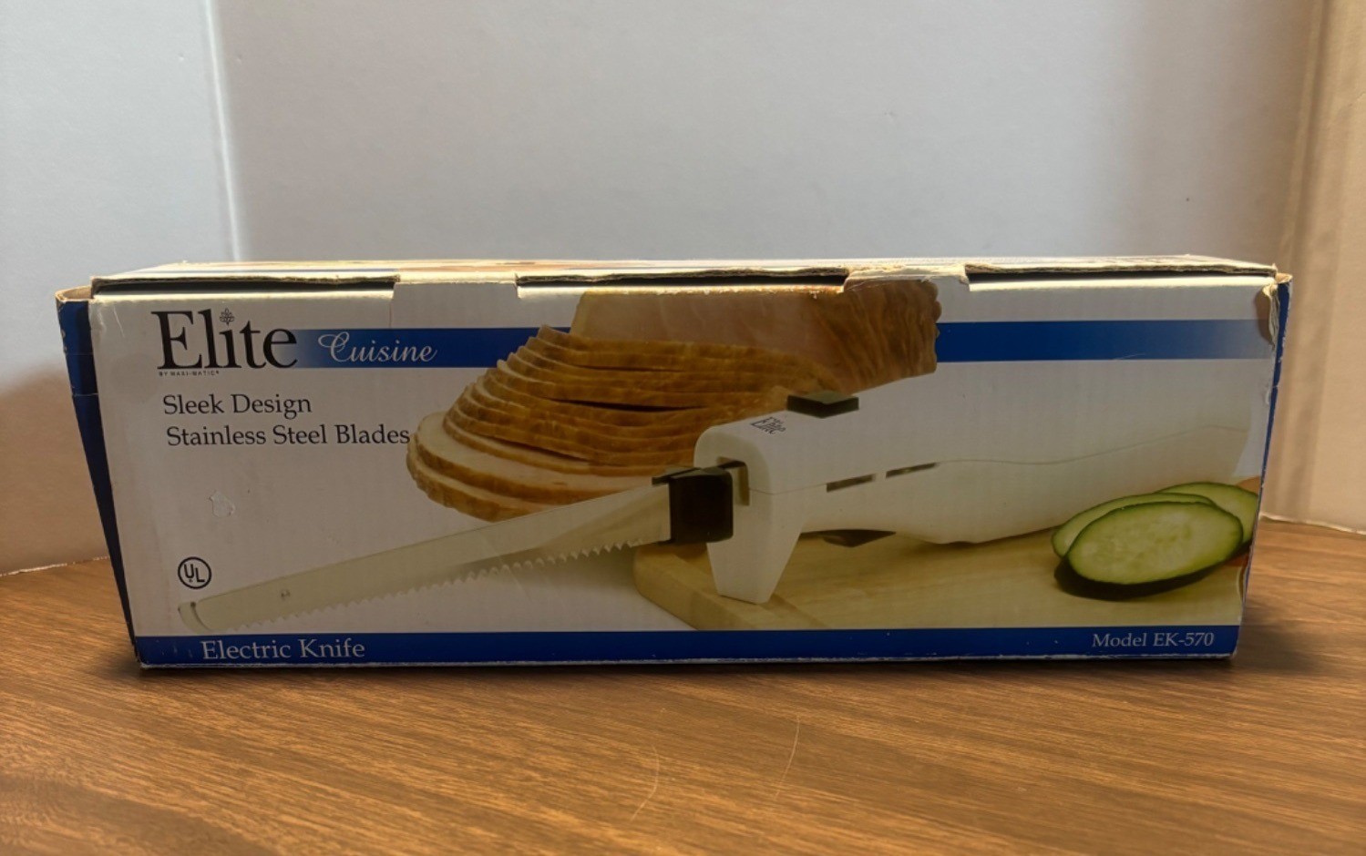 Elite Cuisine Electric Knife Stainless Steel Blades Model EK-570 White UL Certif