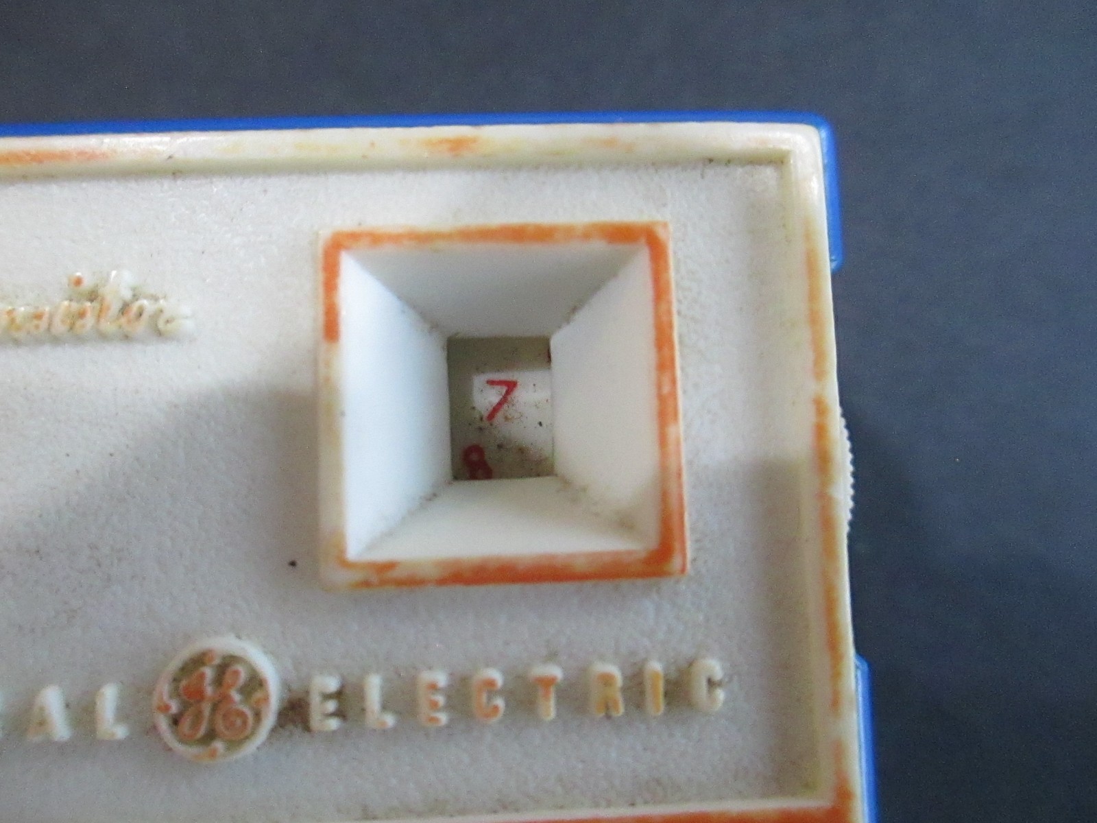 Vintage General Electric GE Spirit of 76 All Transistor Radio WORKING A3