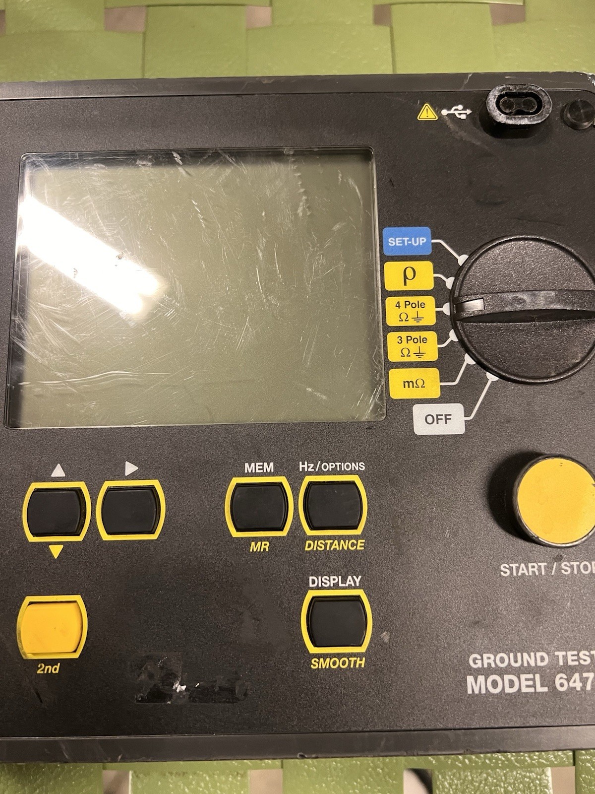 AEMC GROUND RESISTANCE TESTER 6470-B DOES NOT POWER ON