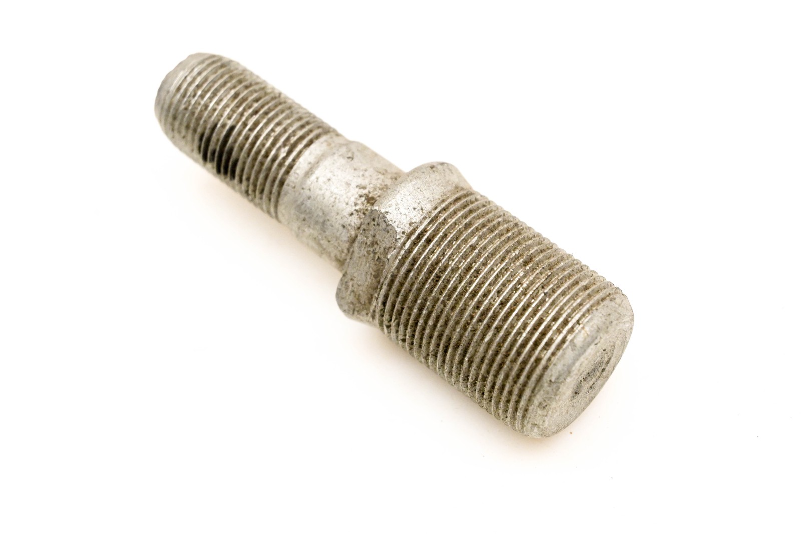 Mack 18AX1118 Righthand Wheel Stud NOS