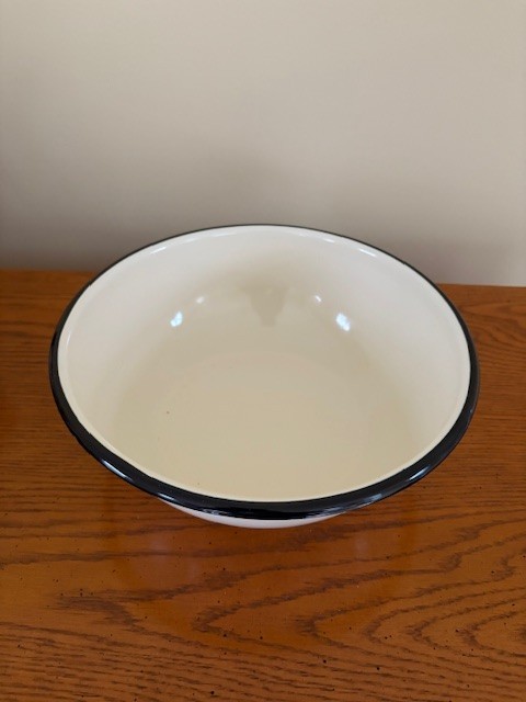 Vintage Ivory Enamel Mixing Bowl with Black Rim