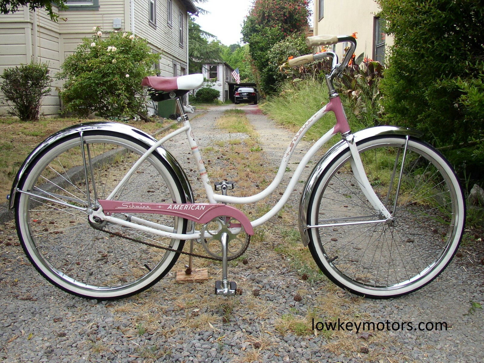 NEW SCHWINN HARDWARE KIT screws nuts frame chainguard fender fork rack DX B6