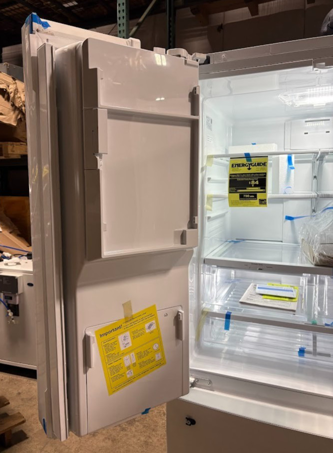 GE GFE26JGMWW 36" White 25.6 Cu. Ft. French Door Refrigerator NOB **READ**