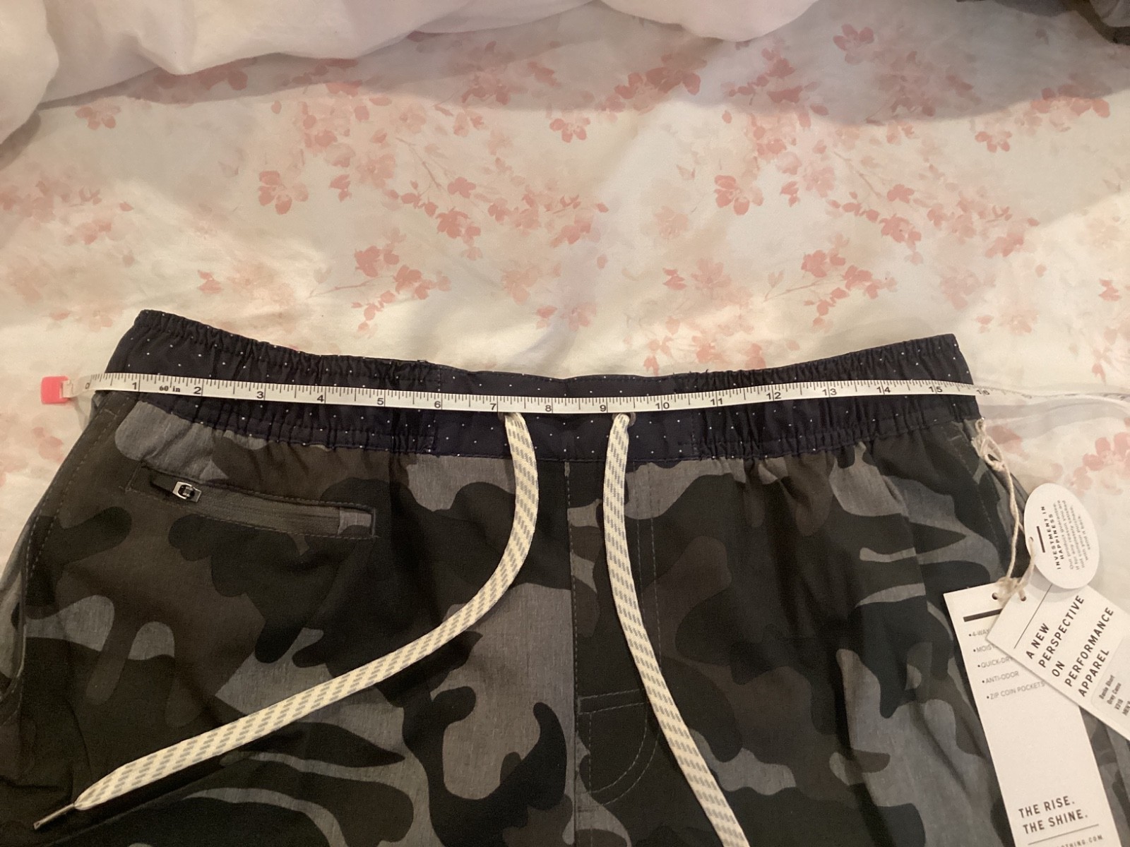 Vuori Men's, The banks short, grey camo, size large, new with tag on.