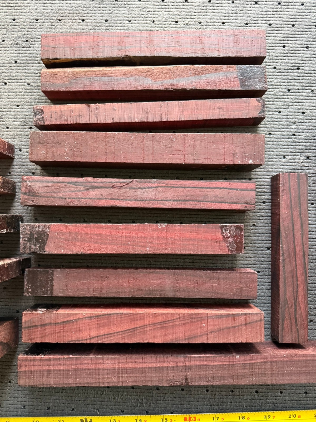 Bois de Rose 7 pounds box #18